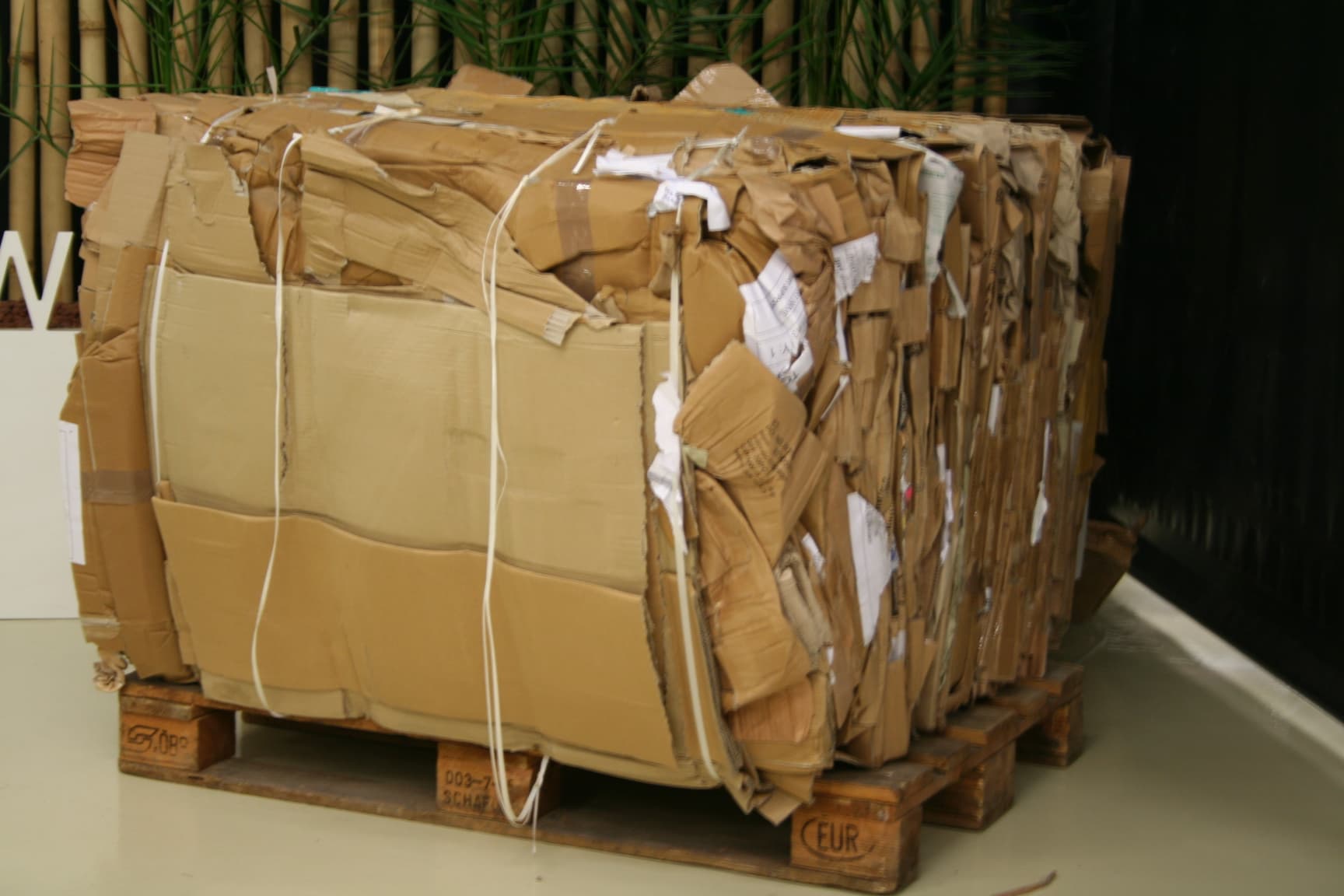 Balad returkartong för materialåtervinning